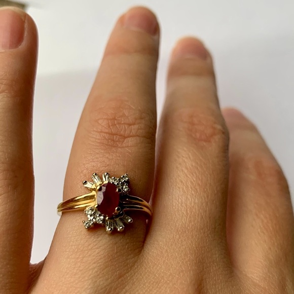 Jewelry - Women’s Diamond Ruby gold ring